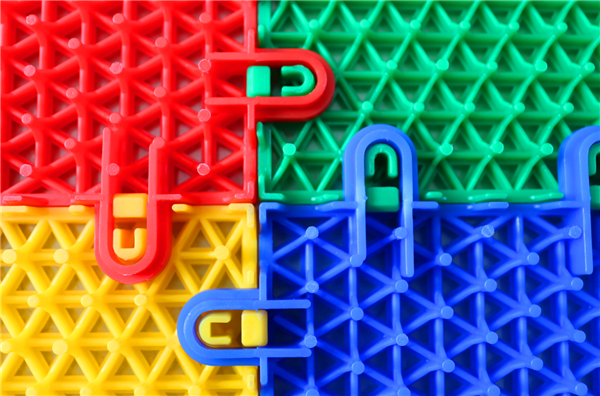 鉴别悬浮拼装地板质量的好坏 hjc黄金城有诀窍！