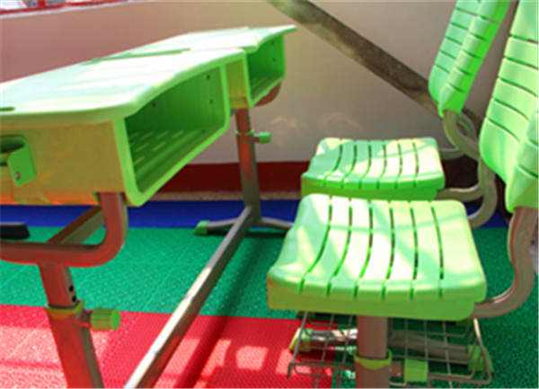 升降课桌椅选择和购买的注意点