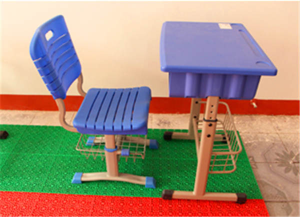 优质的课桌椅这五个特点比不可少！