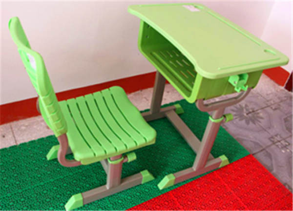 这三个因素选择课桌椅时一定要注意！