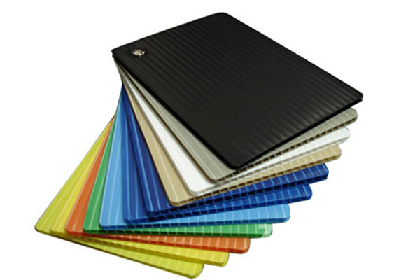 中空板的安装方法